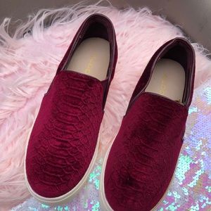 Aldo Shoes Aldo Velvet Shoe Size 6